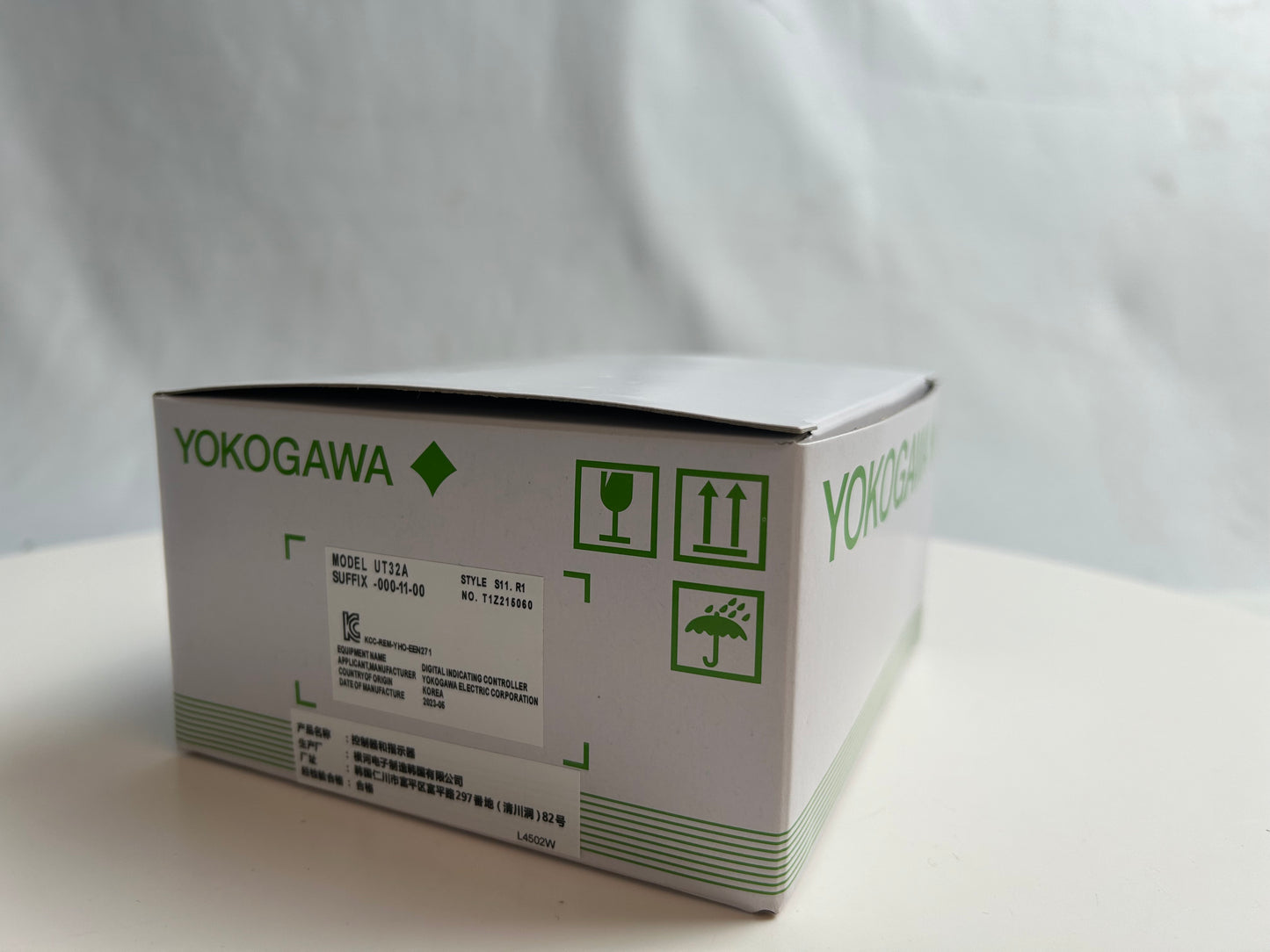 UT32A-000-11-00 Yokogawa